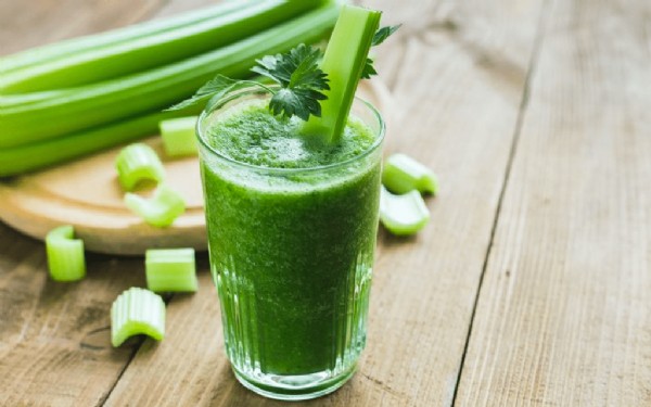 Kereviz Sapı Suyu Nedir? Kereviz Sapı Suyu Ne İşe Yarar? Kereviz Sapı Suyu Faydaları Nelerdir?